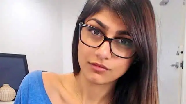 Mia Khalifa collided with an unknown woman on the road and started shouting when she came closer. Watch the video